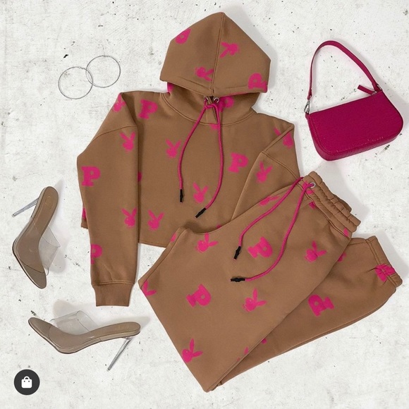 🔄 Playboy Camel All Over Print Cropped Hoodie - Picture 6 of 6